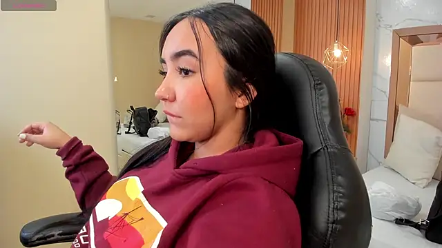 julieta rosee online show from December 2025 10:10:01 PM