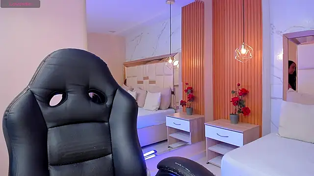 julieta rosee online show from April 2026 09:38:02 PM