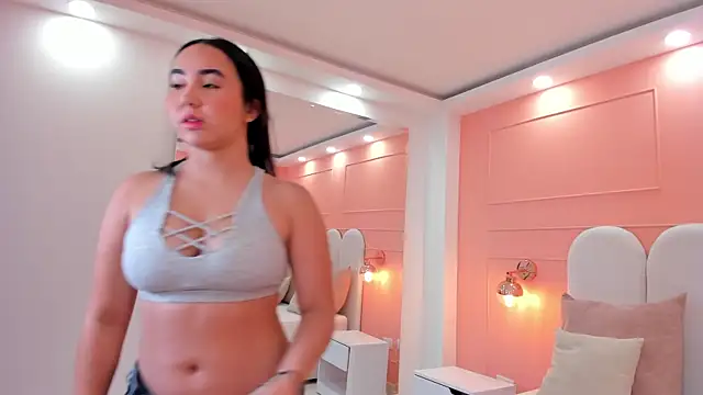 julieta rosee online show from October 2025 09:49:01 PM