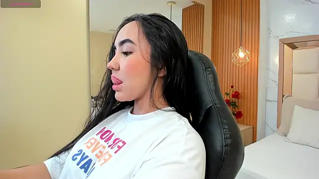 julieta rosee online show from November 2025 10:13:02 PM