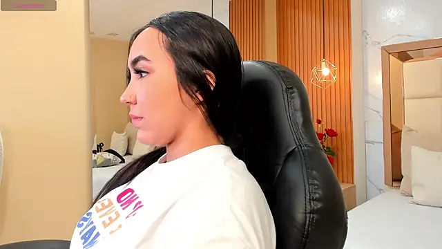 julieta rosee online show from November 2025 09:48:02 PM