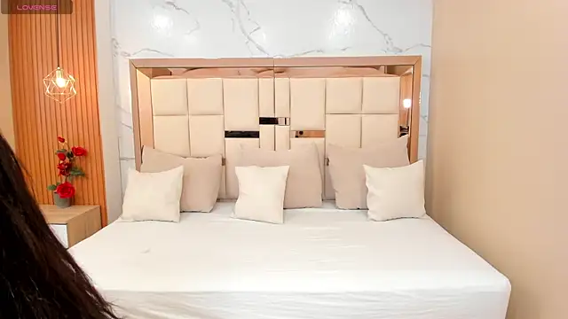 julieta rosee online show from October 2025 10:32:02 PM