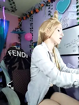 Purple2StayThnxx online show from November 2025 12:31:02 PM