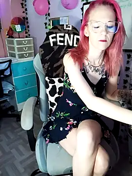 Purple2StayThnxx online show from October 2025 04:25:02 PM