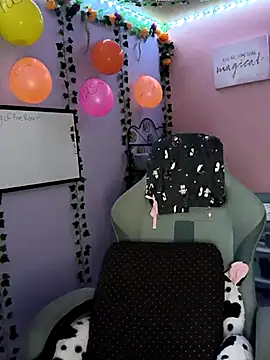 Snapshot of Purple2StayThnxx chatting on September 2025 01:00:01 AM Purple2StayThnxx online show from September 2025 01:00:01 AM