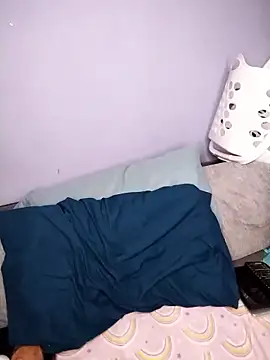 Purple2StayThnxx online show from January 2026 04:21:02 PM