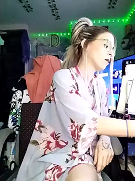 Purple2StayThnxx online show from February 2026 06:27:01 AM