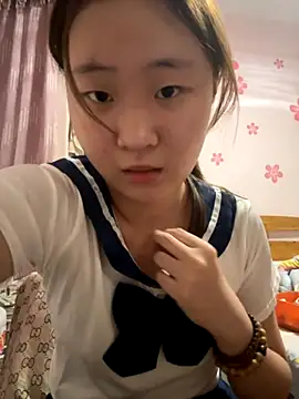 Snapshot of CoCo-s chatting on September 2025 06:47:02 PM CoCo-s online show from September 2025 06:47:02 PM