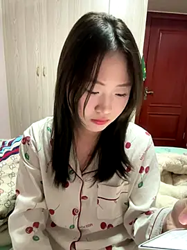 Snapshot of CoCo-s chatting on December 2025 12:48:02 PM CoCo-s online show from December 2025 12:48:02 PM