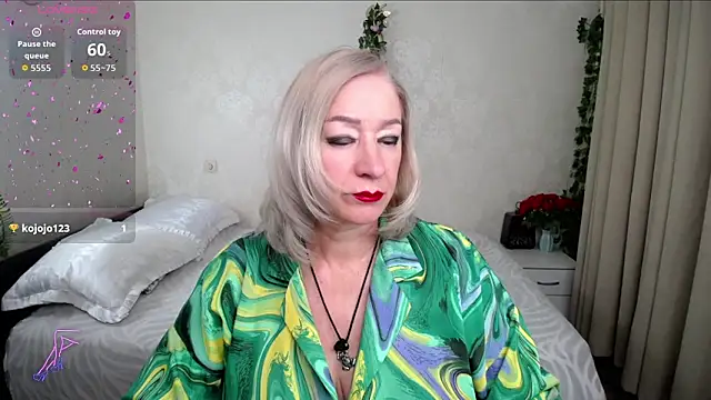 hunters woman online show from May 2026 04:35:01 PM