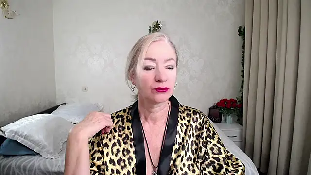 hunters woman online show from February 2026 03:17:02 AM