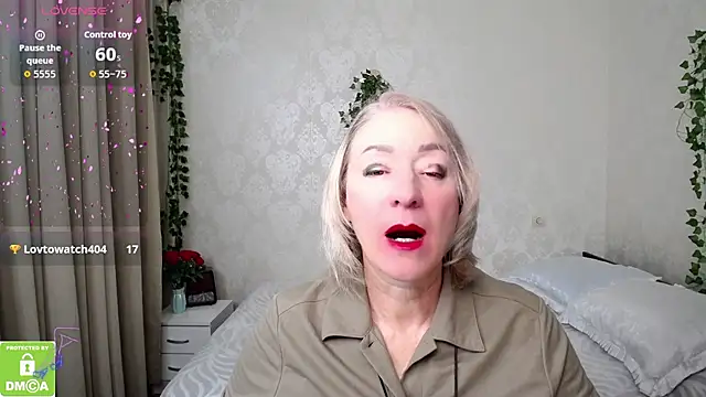 Snapshot of hunters_woman chatting on October 2025 01:12:02 PM hunters woman online show from October 2025 01:12:02 PM