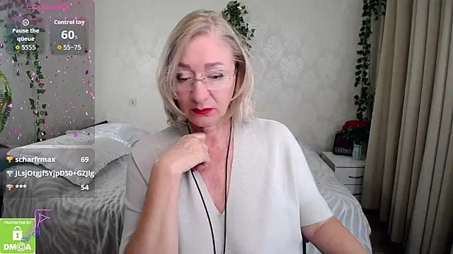Snapshot of hunters_woman chatting on October 2025 12:13:01 AM hunters woman online show from October 2025 12:13:01 AM