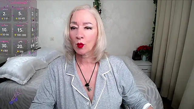 hunters woman online show from May 2026 09:02:01 PM