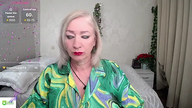 hunters woman online show from May 2026 08:53:02 PM