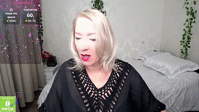 Snapshot of hunters_woman chatting on September 2025 12:23:01 PM hunters woman online show from September 2025 12:23:01 PM