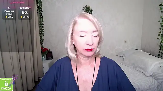 Snapshot of hunters_woman chatting on September 2025 03:33:01 PM hunters woman online show from September 2025 03:33:01 PM