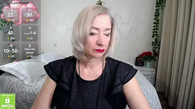 hunters woman online show from November 2025 02:10:01 PM