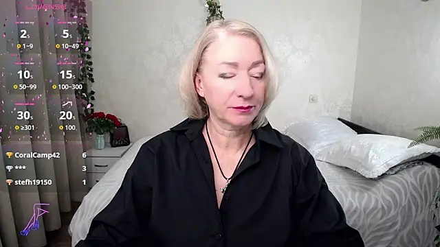 hunters woman online show from November 2025 01:48:02 AM