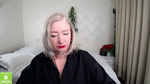 hunters woman online show from March 2026 07:36:02 PM