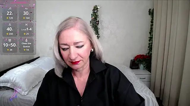 hunters woman online show from May 2026 03:07:01 PM