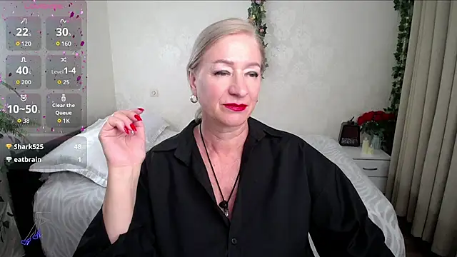 hunters woman online show from July 2026 03:03:02 PM
