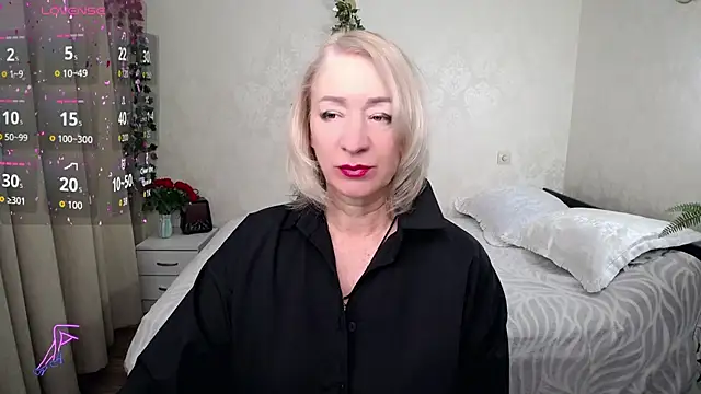 hunters woman online show from November 2025 01:43:01 PM