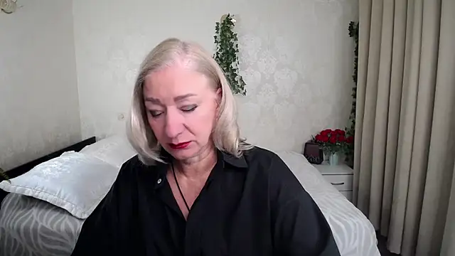 hunters woman online show from February 2026 05:02:01 PM