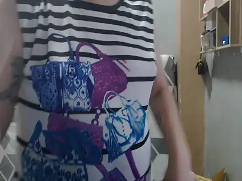 Snapshot of Rose_slut_squirt chatting on May 2026 02:37:01 AM Rose slut squirt online show from May 2026 02:37:01 AM