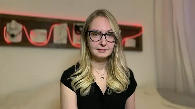 Snapshot of KiraxFate chatting on November 2025 05:05:01 PM KiraxFate online show from November 2025 05:05:01 PM