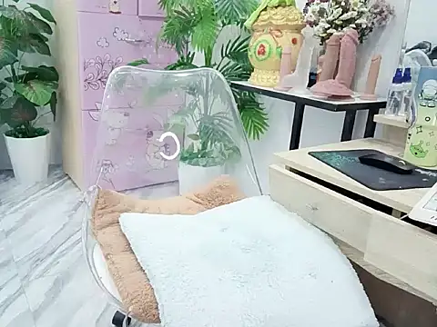 Lyly-2k5 online show from December 2025 01:21:02 AM