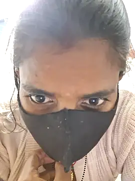 RAYI Queen 3 online show from December 2025 04:01:02 PM