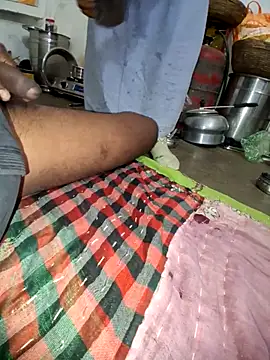 RAYI Queen 3 online show from December 2025 04:07:01 AM