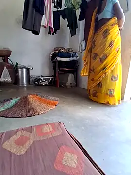 RAYI Queen 3 online show from November 2025 03:55:02 AM