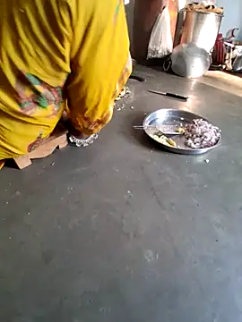 RAYI Queen 3 online show from November 2025 10:19:02 AM