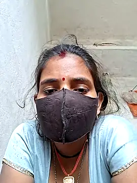 RAYI Queen 3 online show from November 2025 03:43:01 AM