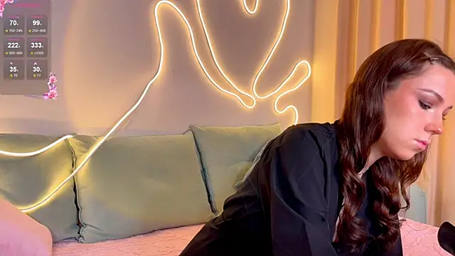 Eva Collinss online show from April 2026 01:46:01 AM