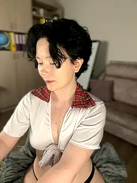 RinaShy online show from November 2025 05:06:02 AM