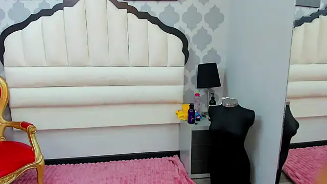 EimmyAdams online show from December 2025 07:47:02 PM