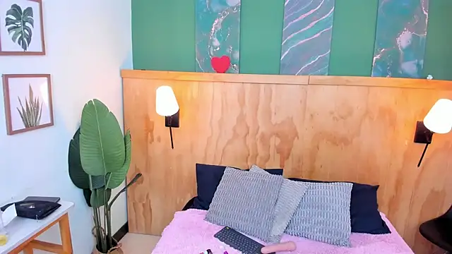 milavega  online show from October 2025 12:04:02 PM