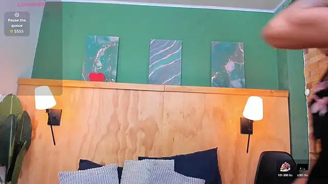 milavega  online show from October 2025 12:04:02 PM