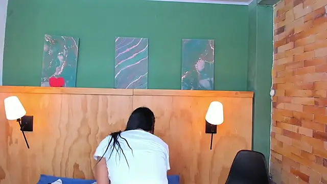 milavega  online show from November 2025 12:09:02 PM