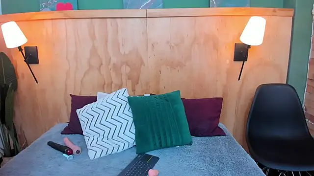 milavega  online show from December 2025 12:07:02 PM