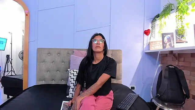 milavega  online show from March 2026 05:15:01 PM