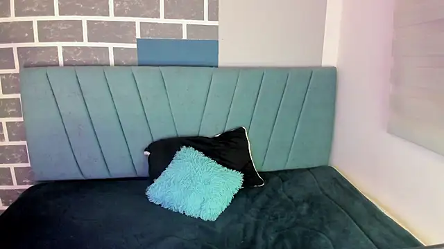 little annee online show from September 2025 11:38:02 PM