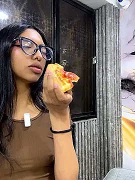 Snapshot of Sphere01 chatting on January 2026 03:12:01 AM Sphere01 online show from January 2026 03:12:01 AM