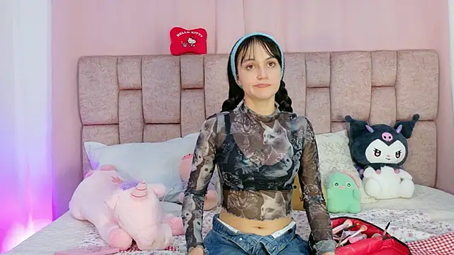 LolaYun online show from January 2026 01:40:02 PM