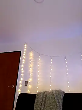 Snapshot of RosseCollins chatting on December 2025 10:53:02 PM RosseCollins online show from December 2025 10:53:02 PM