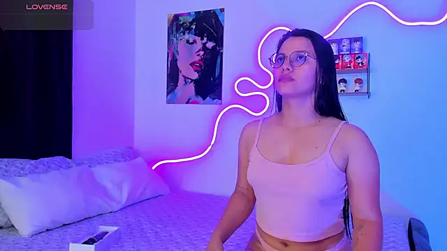 Dilan and Mia online show from October 2025 05:25:02 PM