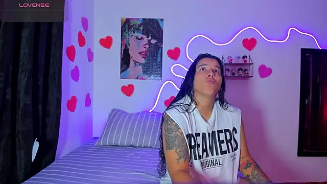 Dilan and Mia online show from February 2026 01:39:01 AM